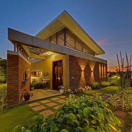 The Fern Royal Farm Resort, Anjār エクステリア 写真