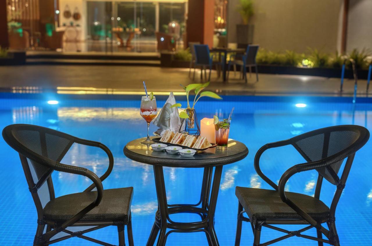 The Fern Royal Farm Resort, Anjār エクステリア 写真