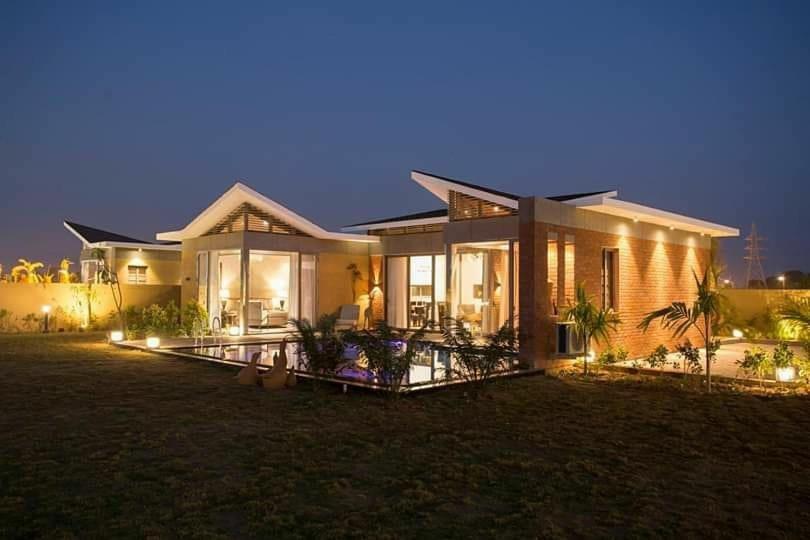 The Fern Royal Farm Resort, Anjār エクステリア 写真